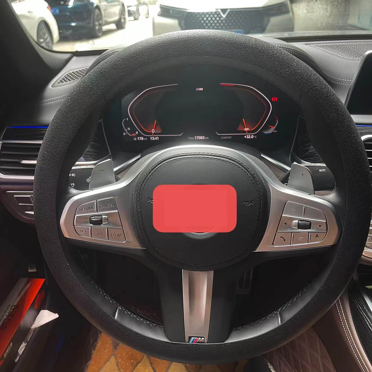 車用シリコーンステアリンググリップ 全車種対応 四季用 薄型 ファッションデザイン 汗を吸収し 滑りにくく 柔らかい質感