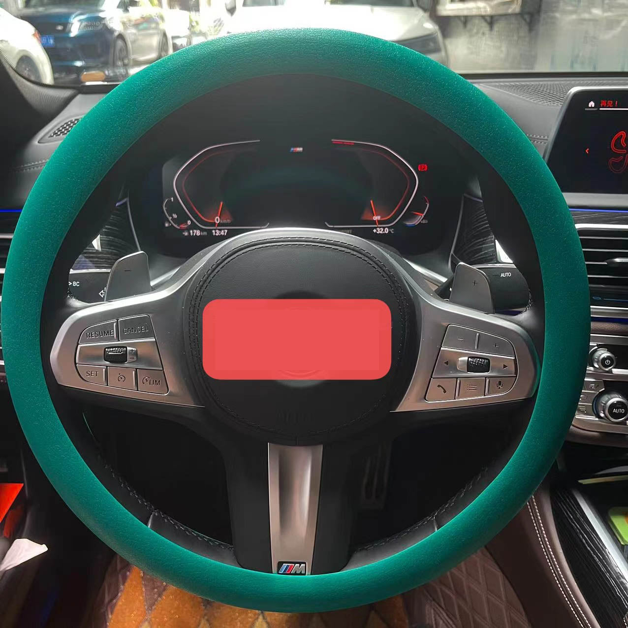 車用シリコーンステアリンググリップ 全車種対応 四季用 薄型 ファッションデザイン 汗を吸収し 滑りにくく 柔らかい質感