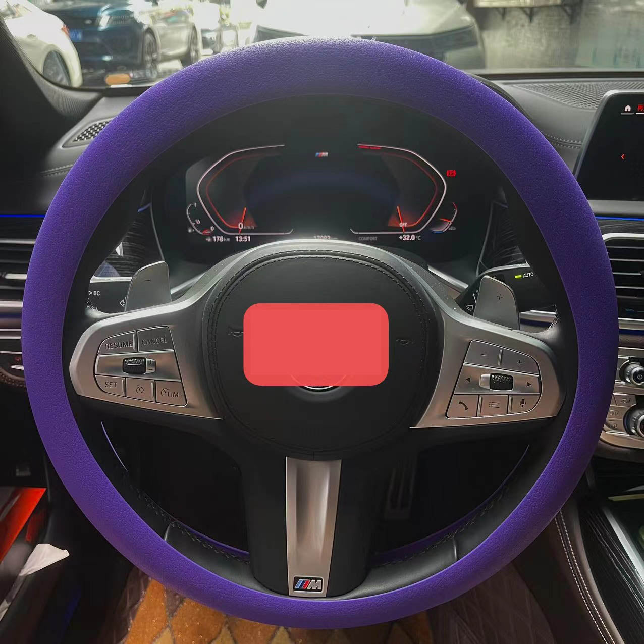 車用シリコーンステアリンググリップ 全車種対応 四季用 薄型 ファッションデザイン 汗を吸収し 滑りにくく 柔らかい質感