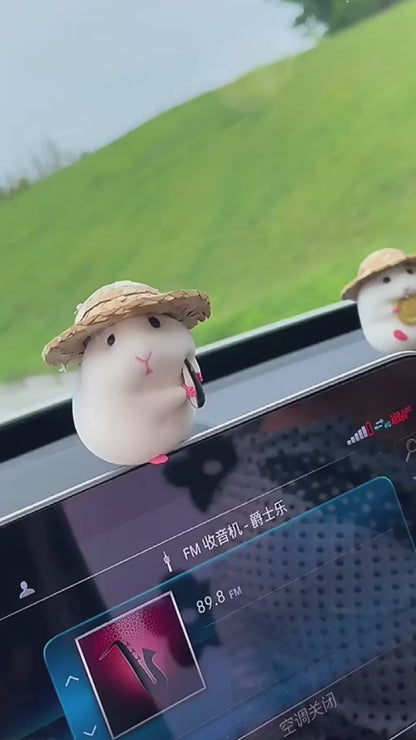 ハムスターのおもちゃの車の装飾品｜ 6.5x4cm  車のダッシュボードのかわいいハムスターの飾り樹脂フィギュアの装飾